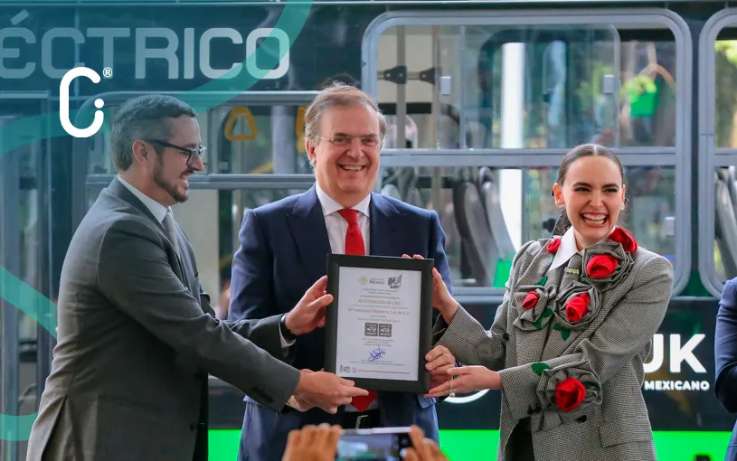Taruk, primer autobús eléctrico hecho en México, inicia operaciones en Ensenada