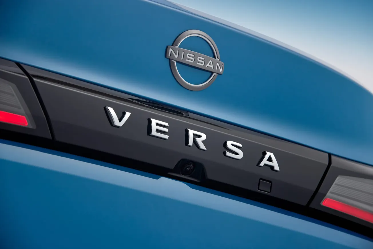 Nissan apuesta por democratizar la seguridad con el Versa 2026 fabricado en Aguascalientes