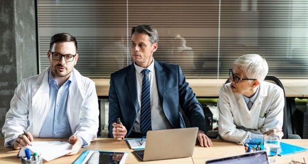 Разработайте правильный набор рекламных каналов для клиники