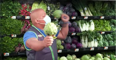 Comment Walmart communique sur ses pages Facebook