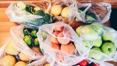 Une enseigne de la grande distribution s’engage à supprimer d’un milliard les emballages plastiques d’ici 10 ans