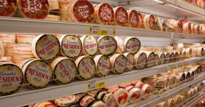 Les traditionnelles boîtes en bois des camemberts pourraient disparaître