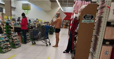 Au Leclerc de Plougastel, un client surpris en train de faire ses courses… en slip