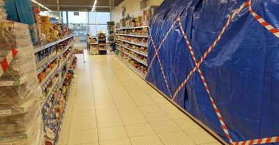 Le gouvernement interdit toujours l'ouverture des commerces non essentiels