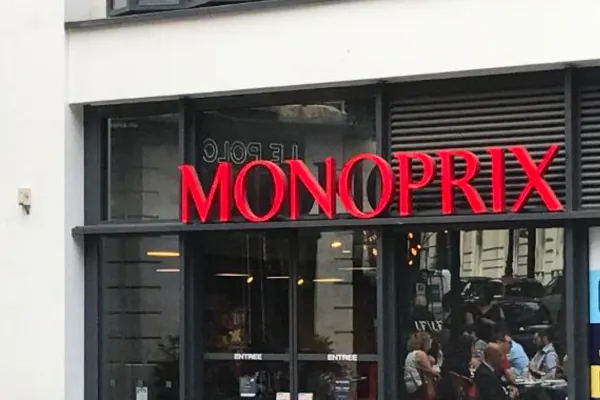 C'est quoi le projet MOM visant à réorganiser les équipes chez Monoprix