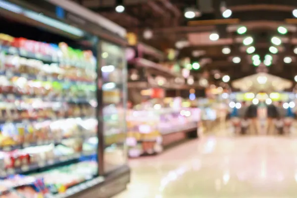 « J'ai perdu mon poste de responsable caisse à mon retour de congé maternité » : le congé maternité en grande distribution, des femmes pas toutes logées à la même enseigne