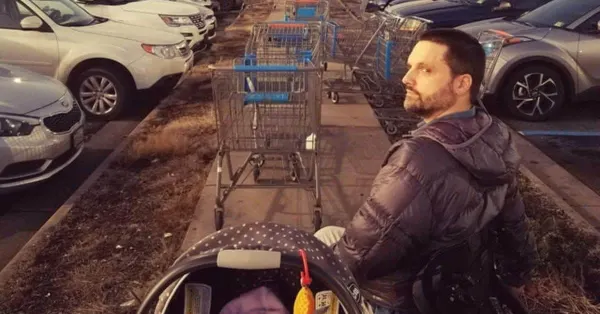 La photo de cet homme handicapé voulant accéder à un supermarché témoin de l'individualisme des américains