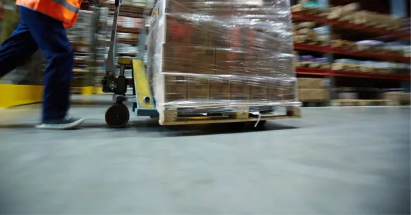 « Je suis en arrêt depuis un an et 3 mois » : victimes de burn-out en grande distribution, ils racontent