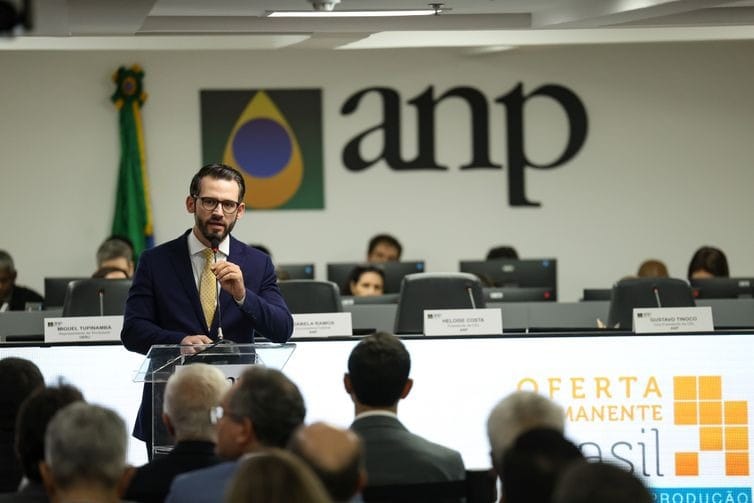 Tomaz Silva/Agência Brasil Rio de Janeiro (RJ), 07/10/2026 – O secretário nacional de petróleo, gás natural e biocombustíveis do Ministério de Minas e Energia (MME), Renato Dutra fala durante sessão pública do 4º Ciclo da Oferta Permanente de Partilha da Produção (OPP4), sede da Agência Nacional do Petróleo, Gás Natural e Biocombustíveis (ANP), no centro do Rio de Janeiro. Foto: Tomaz Silva/Agência Brasil