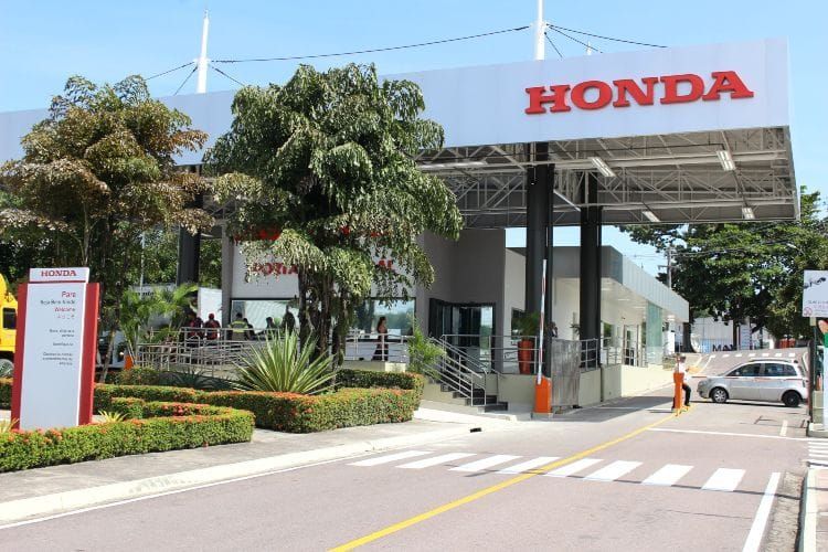 Fachada da fábrica da Moto Honda da Amazônia em Manaus