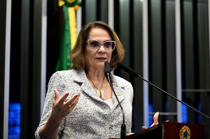 Senadora Damares Alves em plenário do Senado Federal
