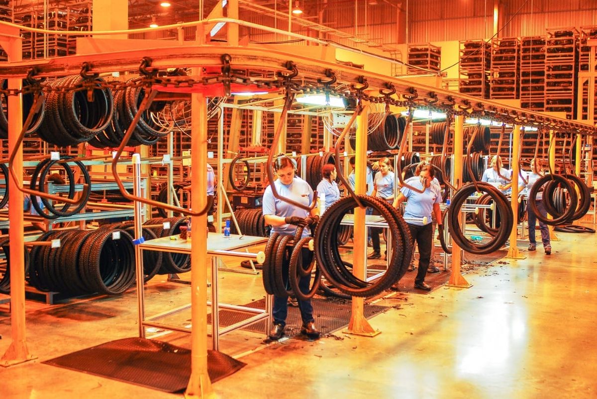 Brasil fecha agosto com superávit de US$ 7,4 bilhões; No Amazonas, importações bilionárias revelam força do Polo Industrial