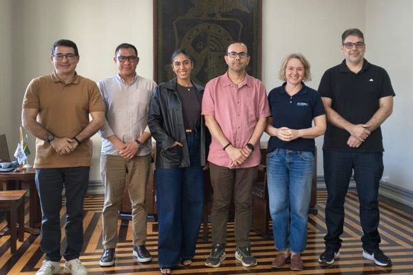 Representantes da Associação Comercial do Amazonas (ACA), da Aliança Navegação e Logística e do Grupo Chibatão em reunião,