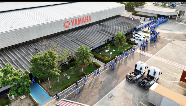Linha de montagem de motocicletas na fábrica da Yamaha Motor em Manaus