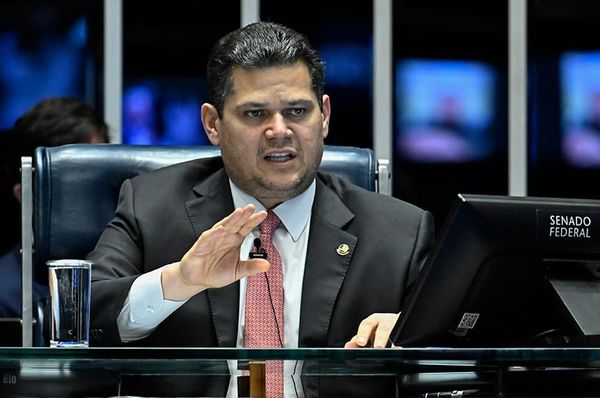Davi Alcolumbre, presidente do Senado, em ambiente formal