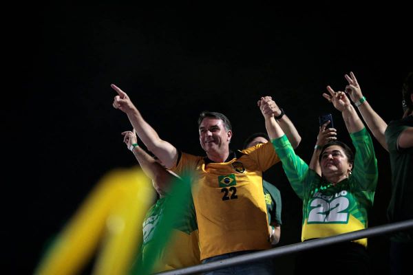 “A BR 319 vai sair, a Zona Franca vai continuar firme e vou investir muito para gerar emprego e oportunidade”, afirma Flávio Bolsonaro