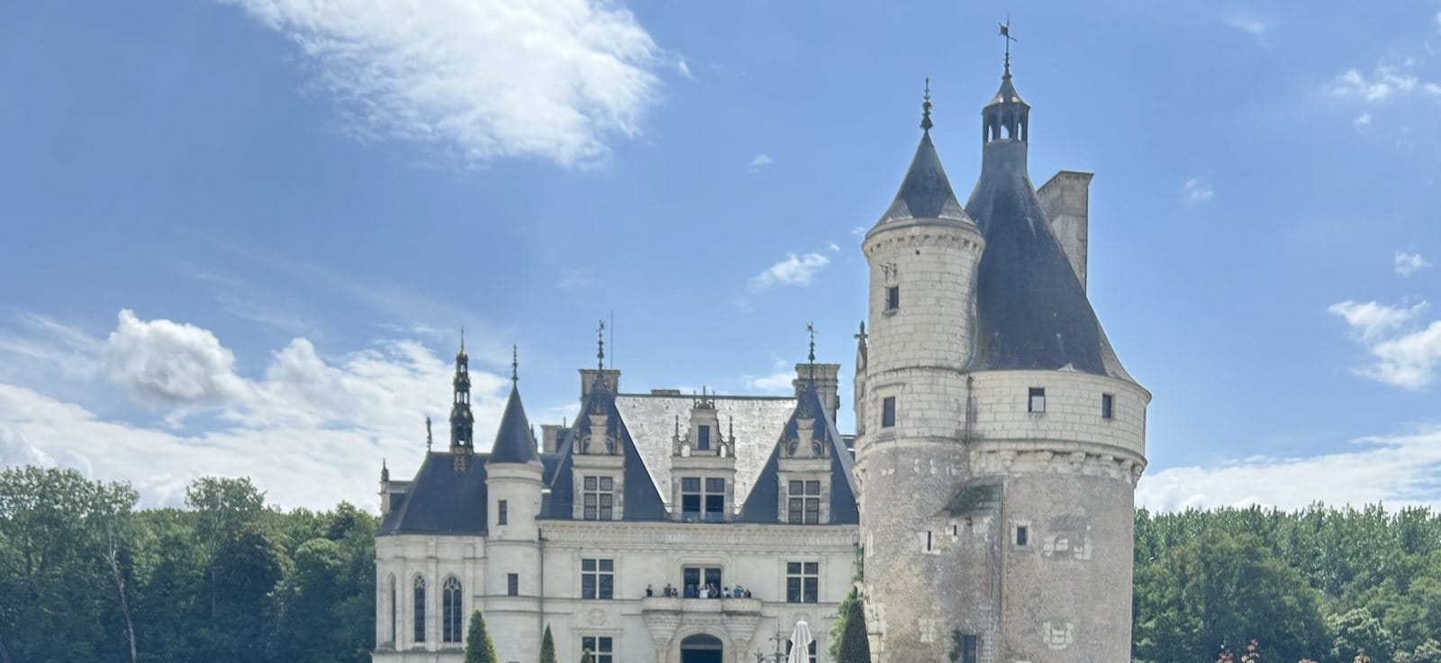 Château de Chenonceau and its round tower on a sunny day