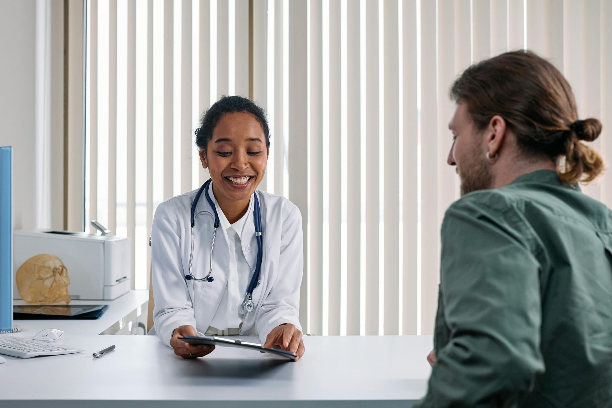 Most Finns willing to being treated by doctors still learning Finnish or Swedish