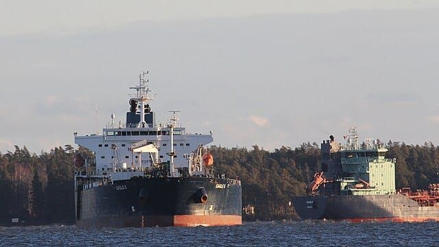 Varjolaivat ja öljyuhat kuriin – vihreät kansanedustajat vaativat toimia Itämeren suojaksi post image