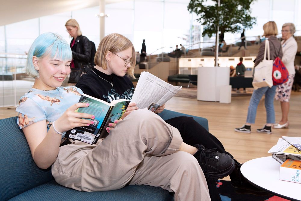 Kirjastossa saa järjestää lukupiirejä, mutta yleisötilaisuus vaatii luvan post image