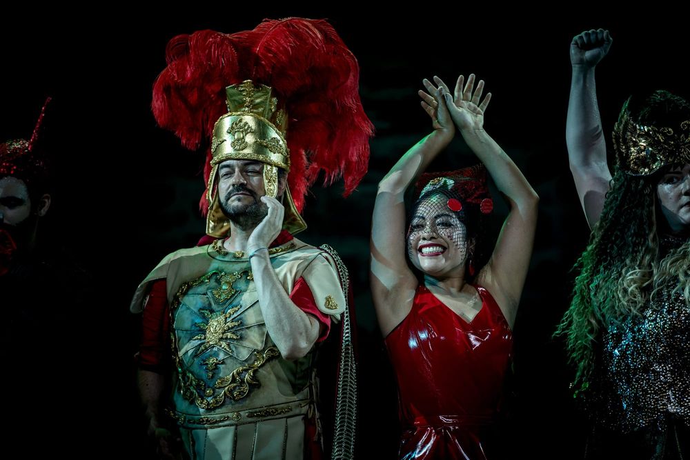 Keijukaiskarnevaali helteen keskellä – The Fairy Queen hurmasi Olavinlinnassa post image