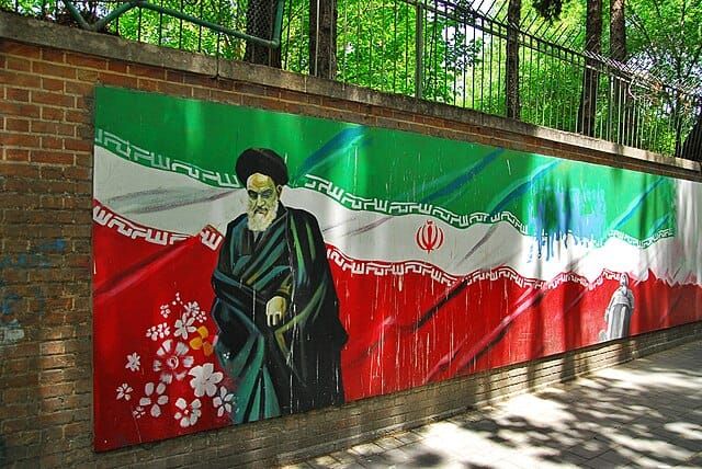 Guardian: Iranin hallinto on saattanut surmata kymmeniä tuhansia mielenosoittajia post image