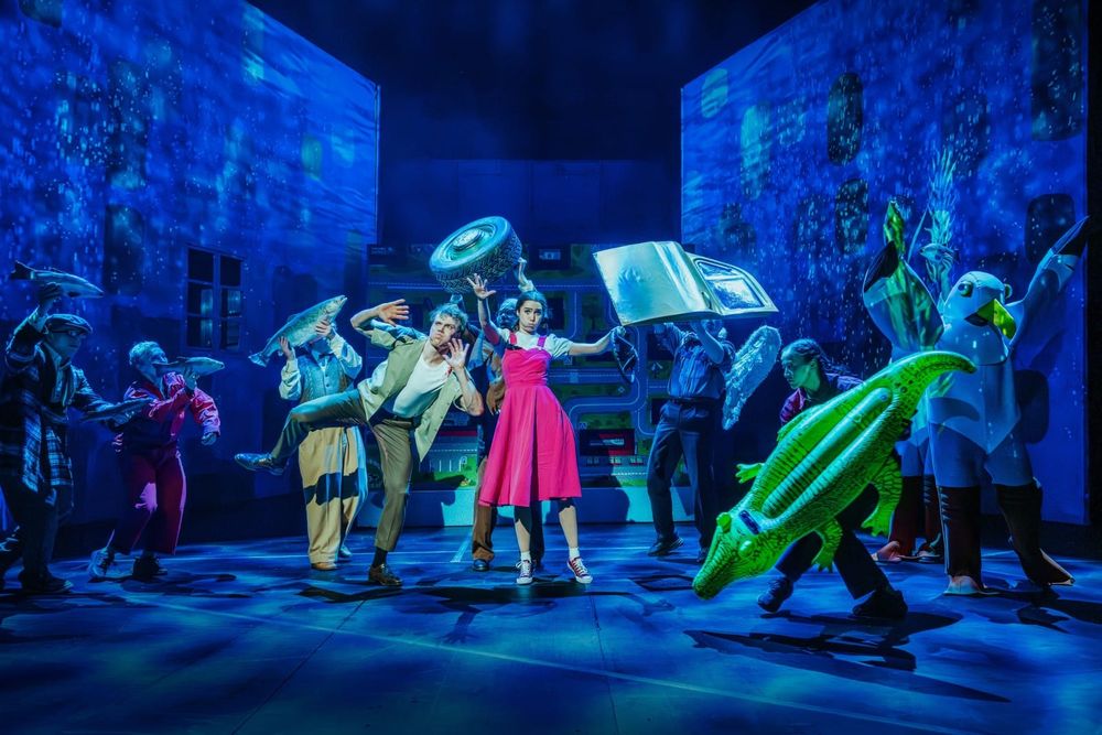 Vitsit vyöryvät kaupunginteatterin lavalla post image