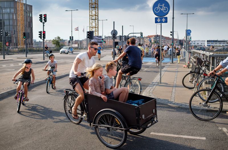 Tanskan monenkirjavat ympäristöpuolueet punertavat ja muut puolueet vihertävät post image