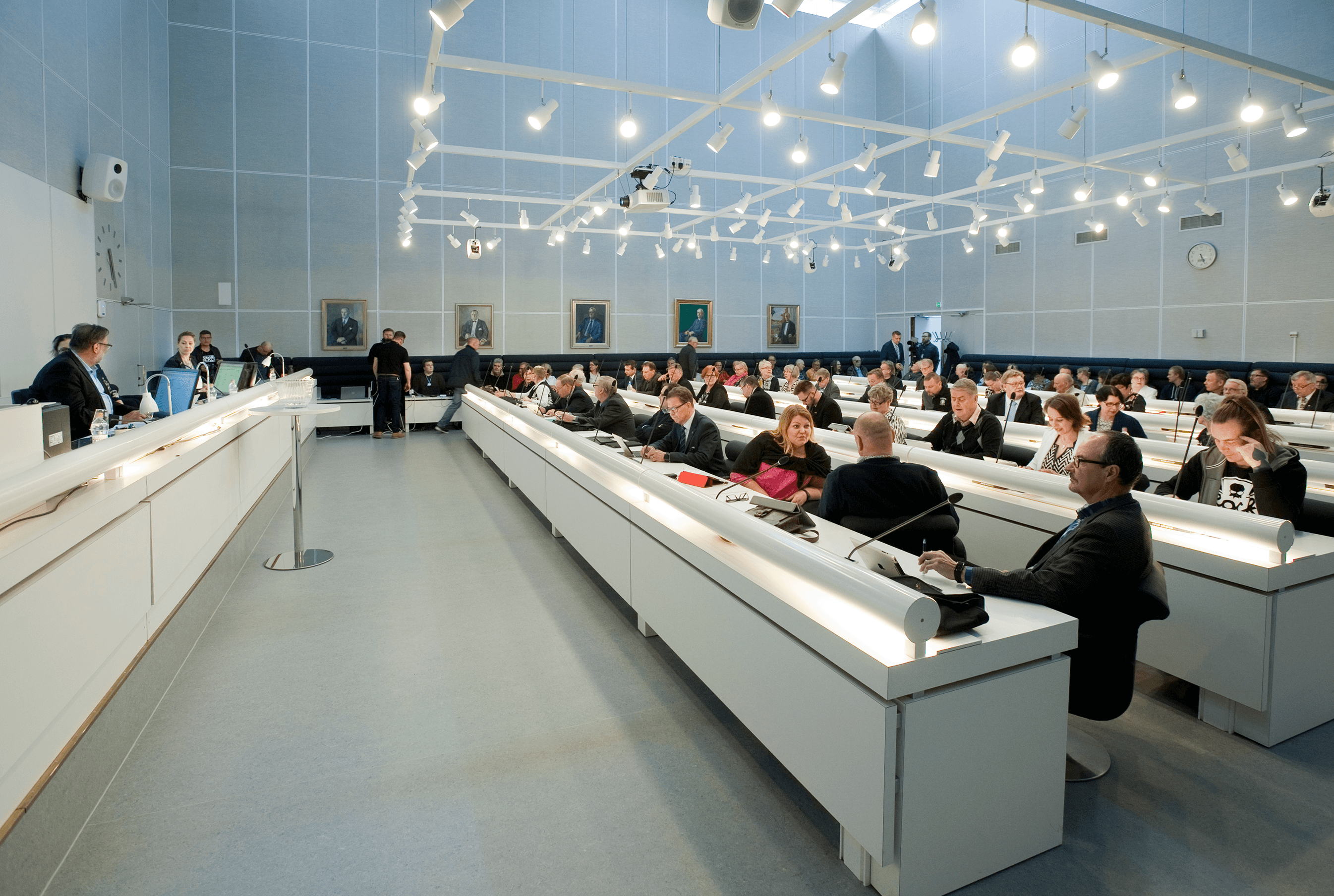 Korona lyö kierroksia kuntien talousahdinkoon