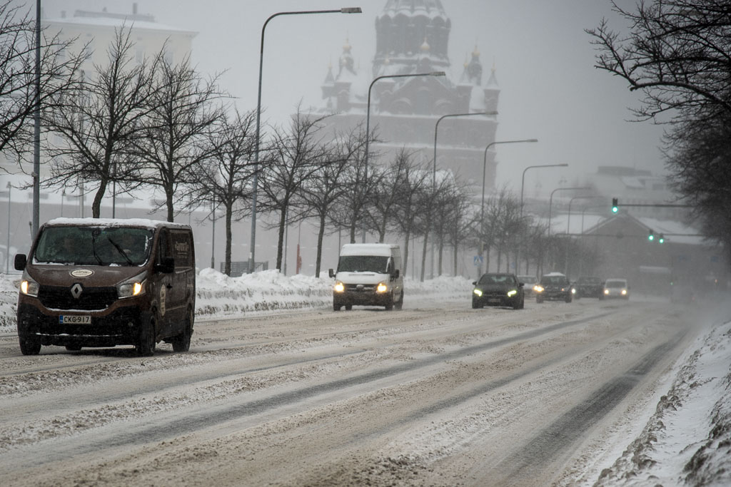 Autoilun verottaminen vai subventiot?
