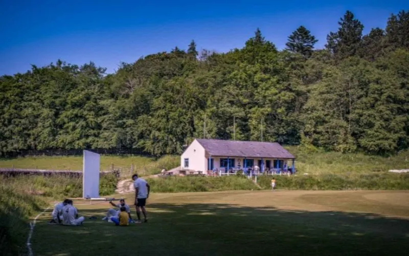 Blubberhouses: Secluded village cricket by the River Washburn