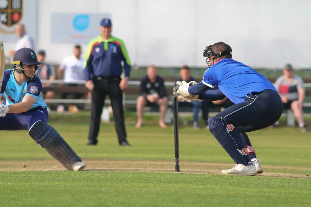 Hanging Heaton beat Yorkshire Vikings at Wagon Lane