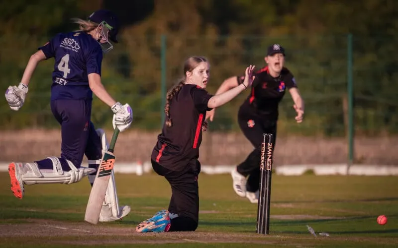 North Halifax clinch Prem 2 title in last-ball thriller