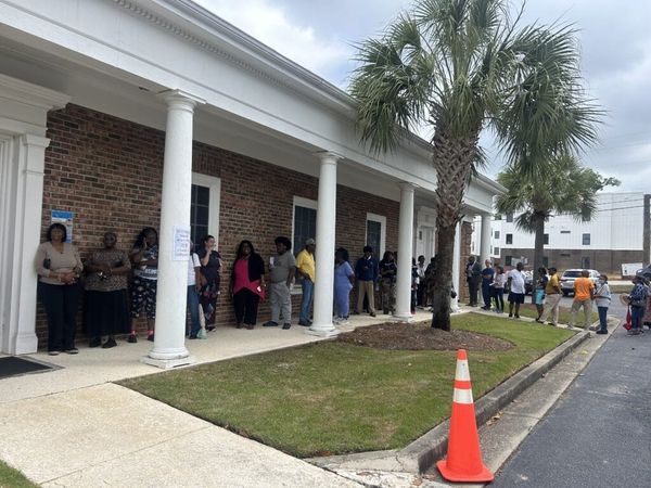 S.C. early voting starts with high turnout