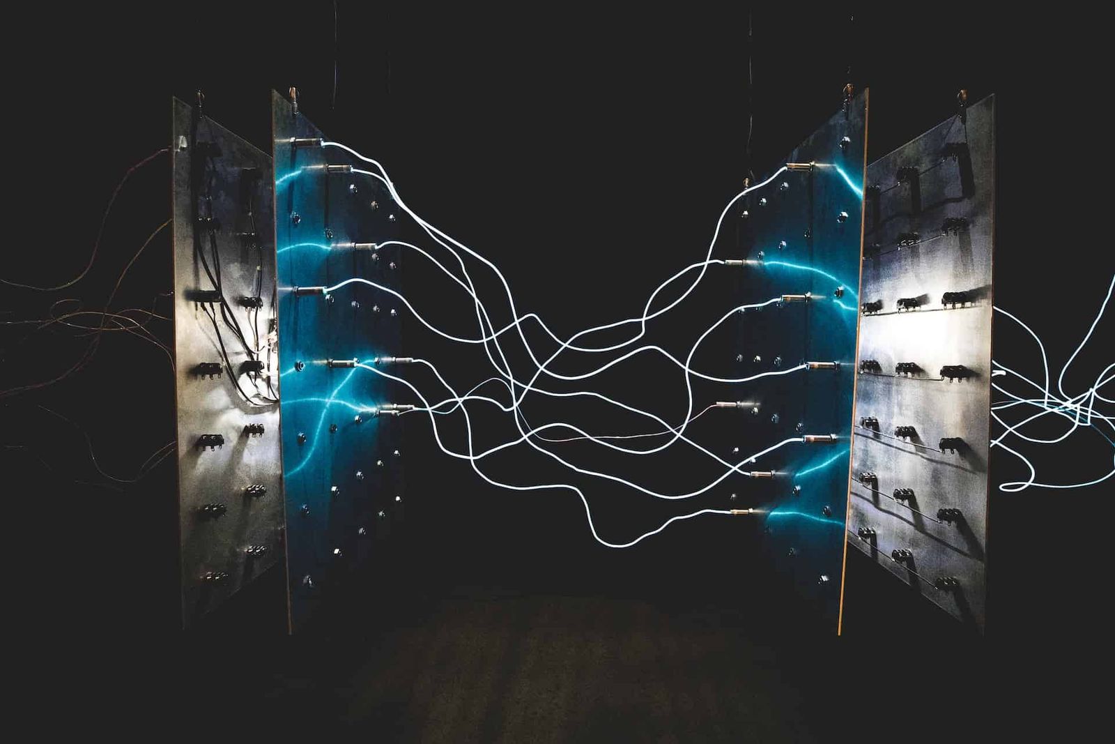 Photo of electricity passing between two objects