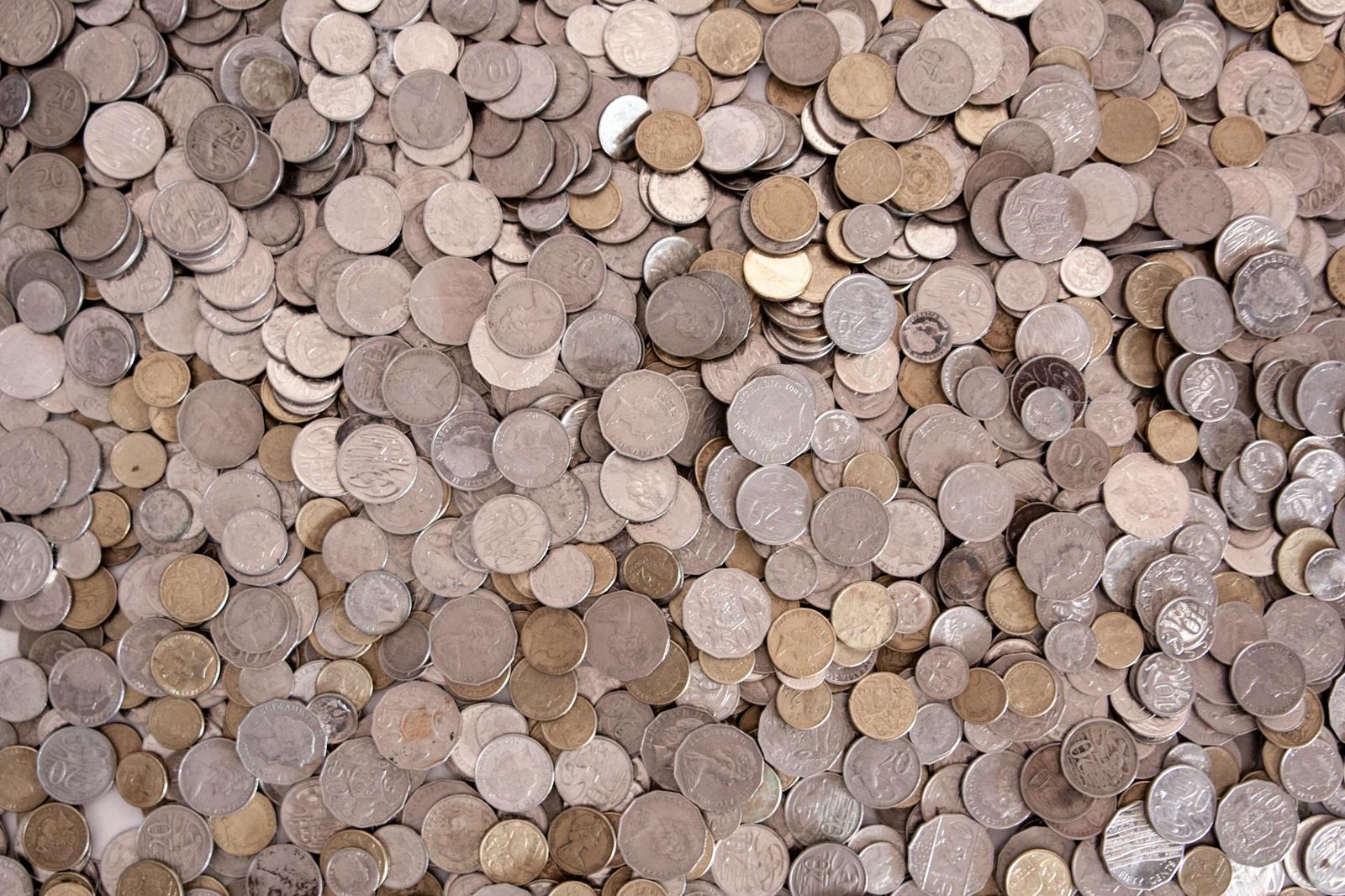 silver and gold round coins