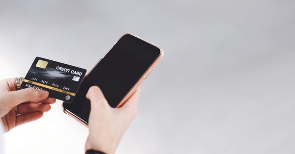 Криптокарты мира бьются за кешбэк. Казахстан выбрал легальность