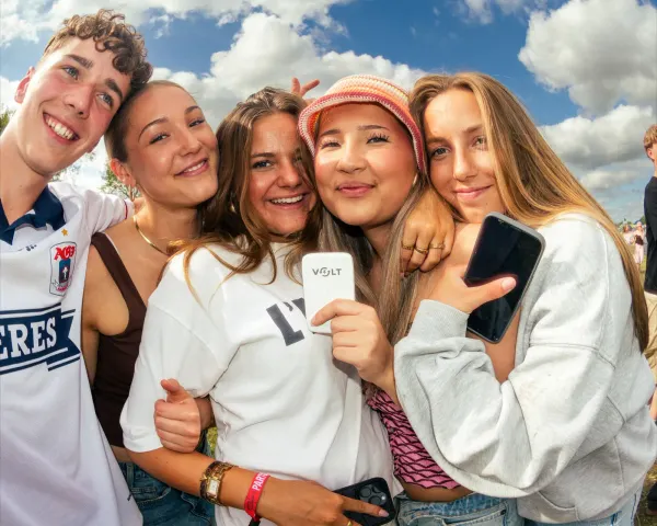 How Do I Keep My Phone Alive for a Whole Festival Weekend?