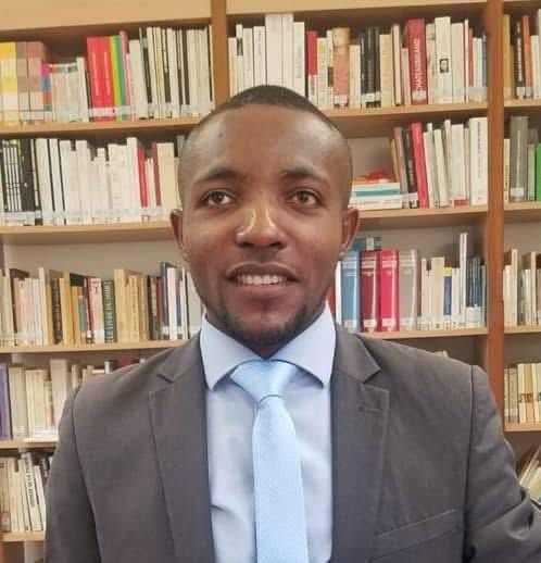 Portrait de Valéry Ntwali, avocat et chercheur congolais