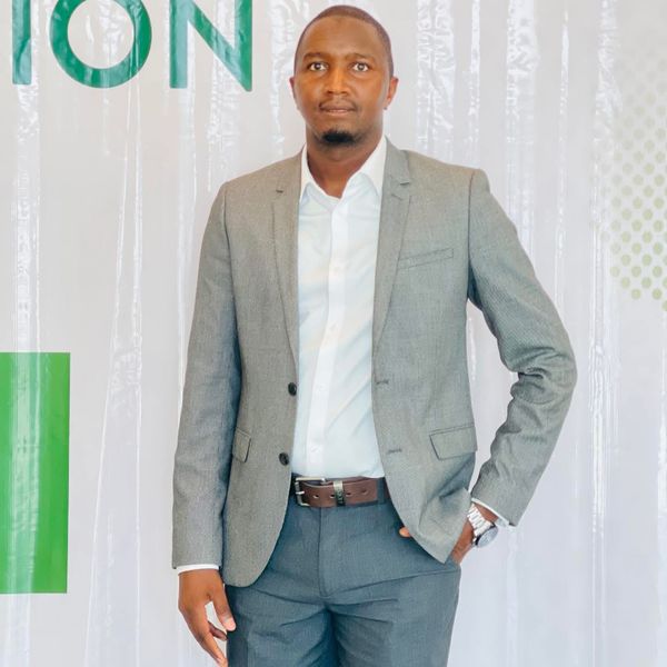 Yacine Diallo, invité de l'épisode 15 de TrajectlyHub le Podcast