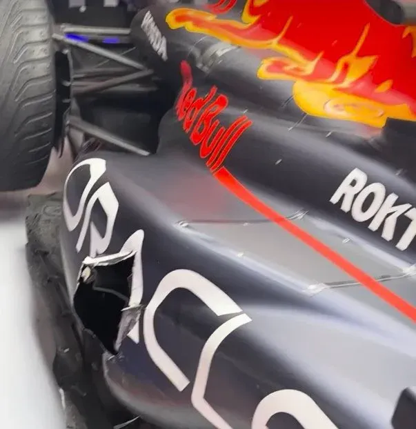Perez damaged car after the collision with Hamilton-Credit: Twitter