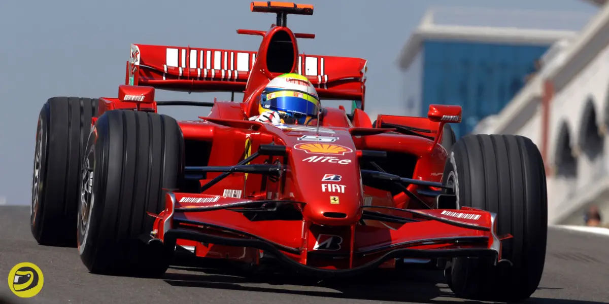 Felipe Massa driving in 2008-Pitinsider.com