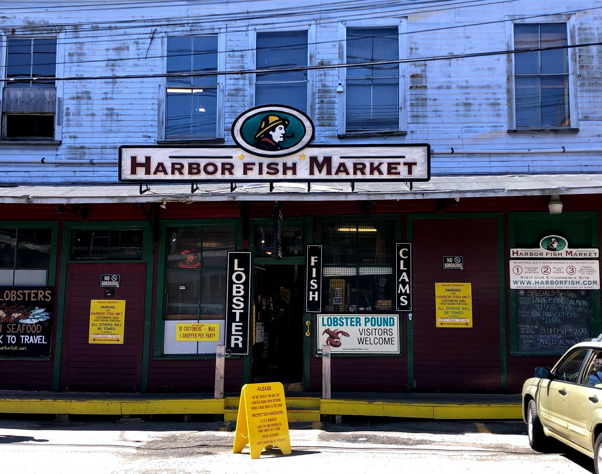 Harbor fish market store front