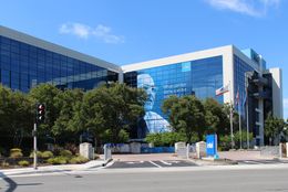 Intel posts fastest revenue growth in nearly 15 years as AI lifts server-chip demand