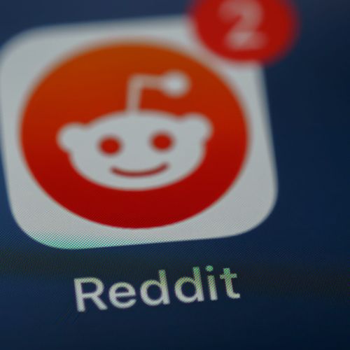 Reddit weighs pulling Google's AI access to its content as its shares drop 9%