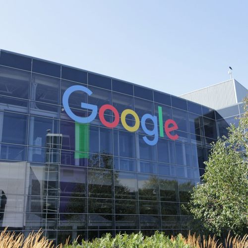 Google workers deliver 4,500+ signature petition demanding layoff protections