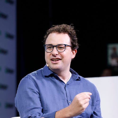 Amodei predicts the first signs of AI-driven medical results within months
