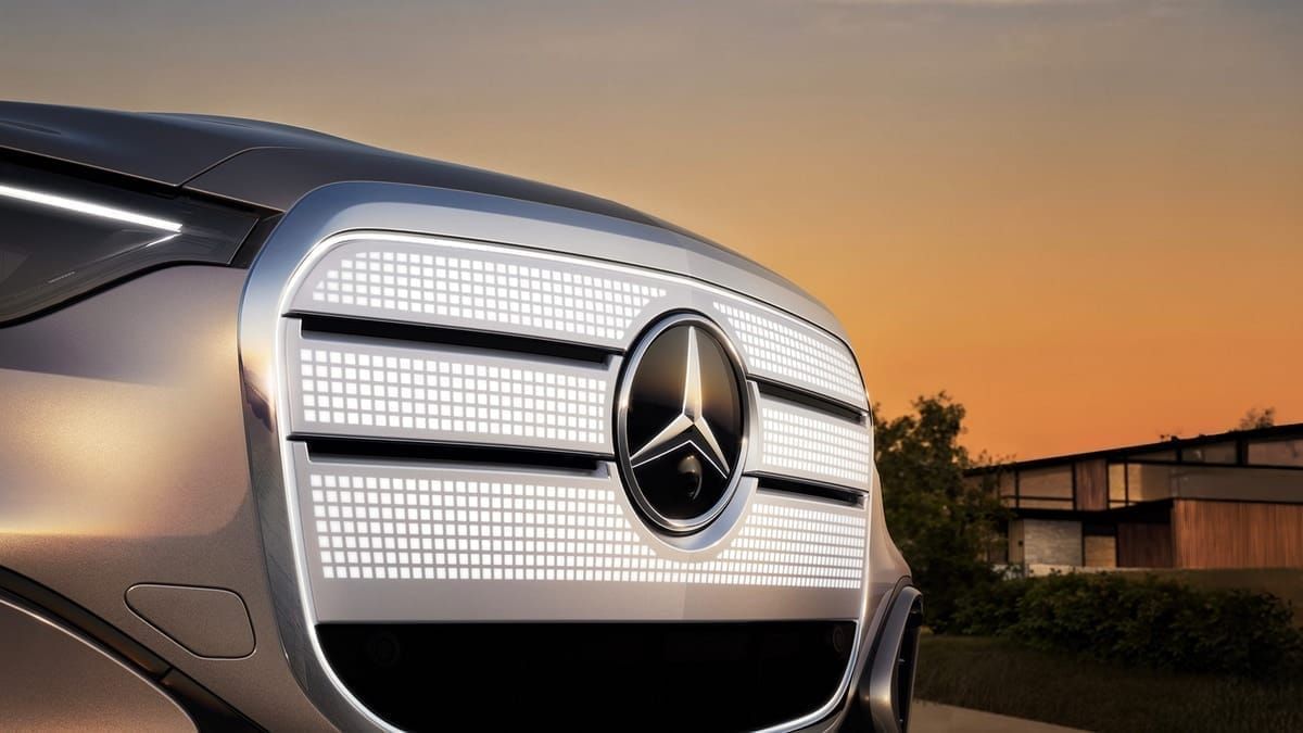 Mercedes Holds onto Its Identity