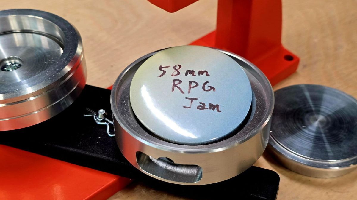 Make an RPG on a badge with 58mm RPG Jam