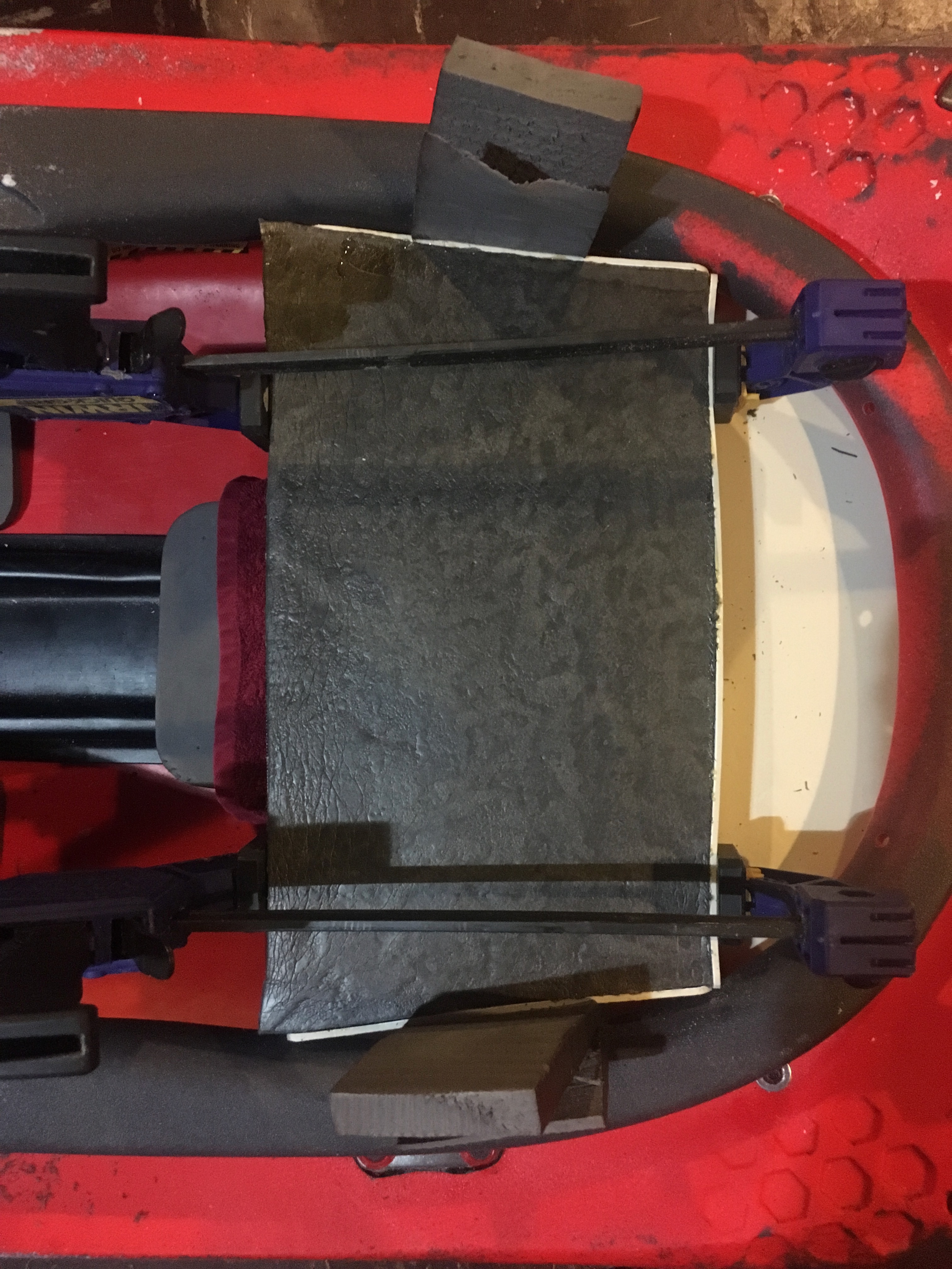 Clamps holding the hip hugger block in